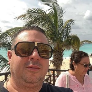 Meet your Posher, Leroi